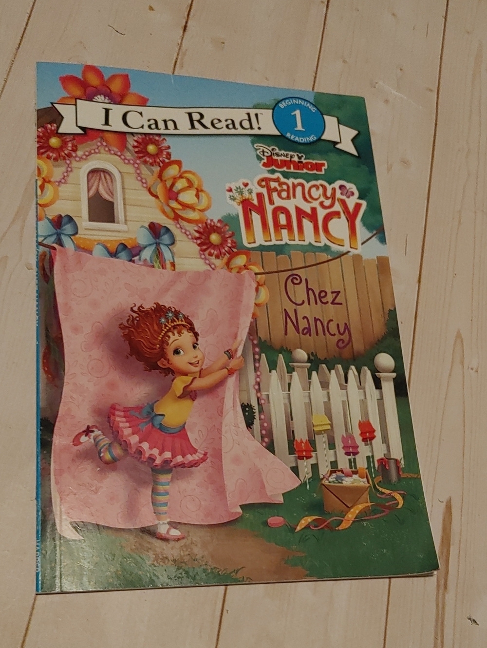 Fancy Nancy Chez Nancy Green Dot Easy Reader Book Learners Disney Junior